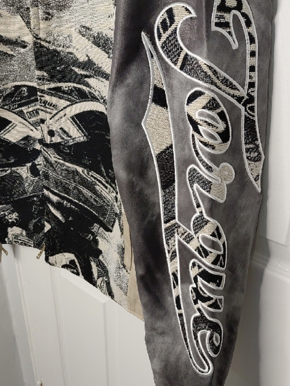Racing Graphic Leather Jacket - Black & Cream - Picture 3 of 11